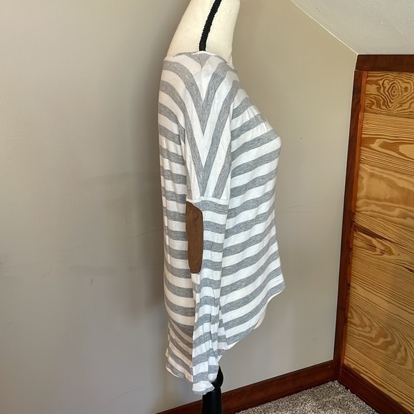 Always Me Grey & White High Low Striped Long Sleeve Top Small - Picture 2 of 7